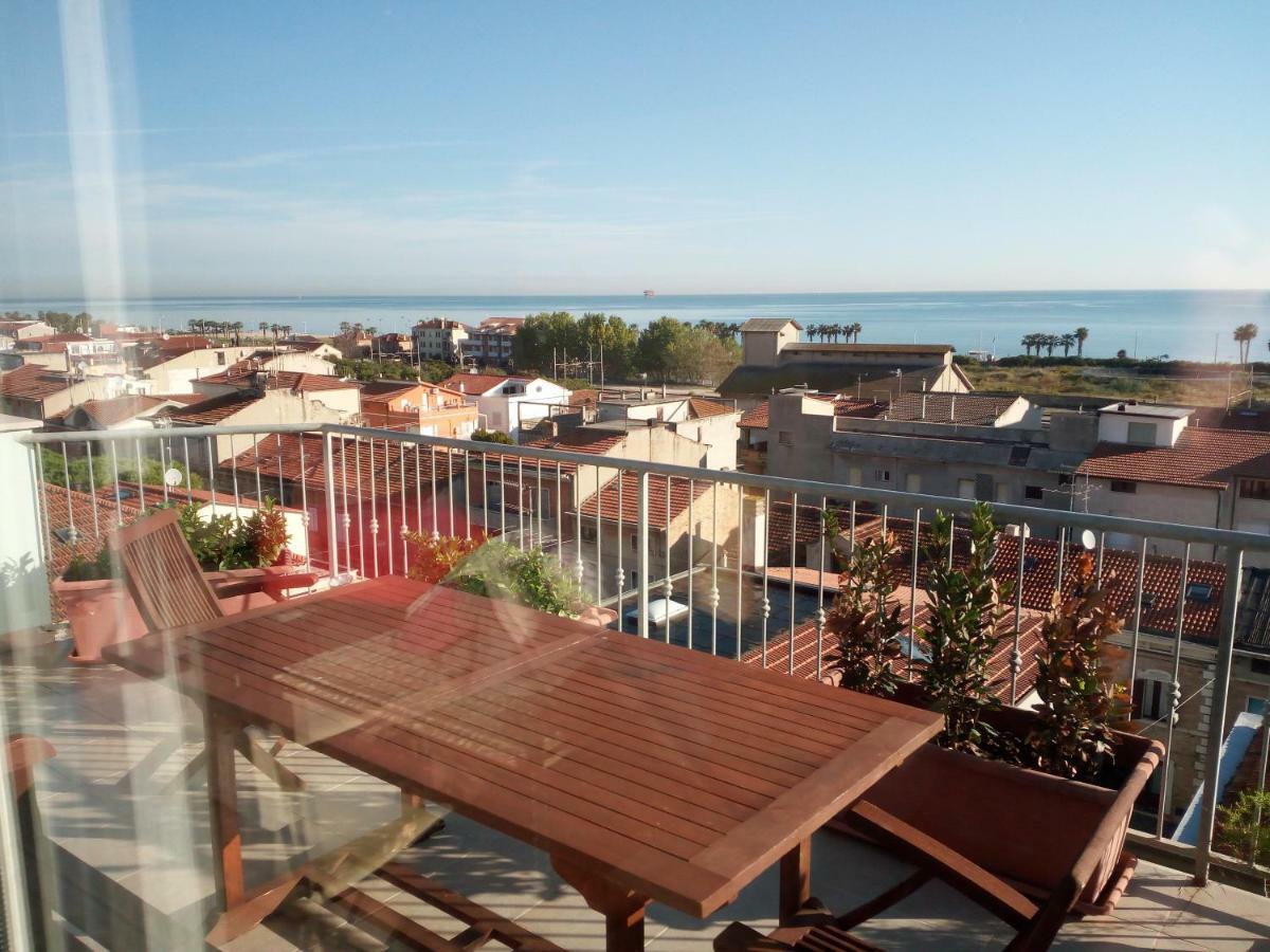 Sky Wellness Apartment Porto SantʼElpidio Zewnętrze zdjęcie